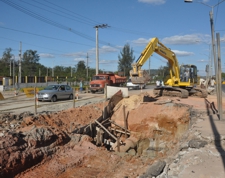 Manutenção da rede de drenagem da Av. JK